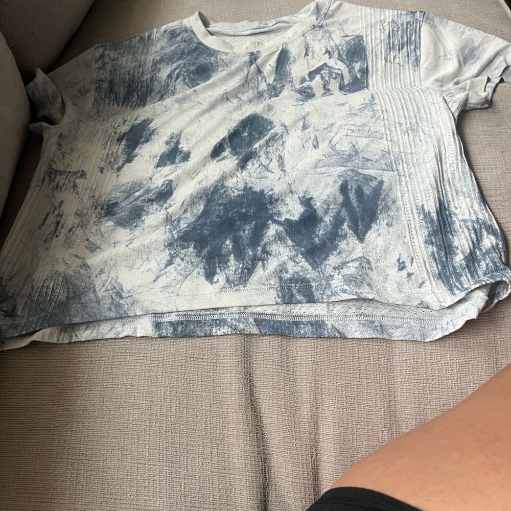 lululemon athletica Blue and White Tie-Dye Top